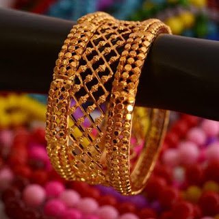 Latest Gold Kangan Designs 2019-IndianJewelleryDesign.com